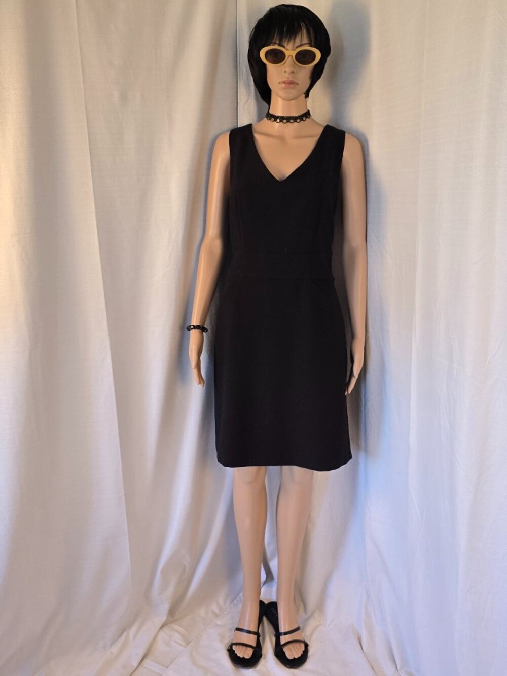 Jacob Sleeveless V-neck Black Dress with Peekaboo Back and Pockets Size Large